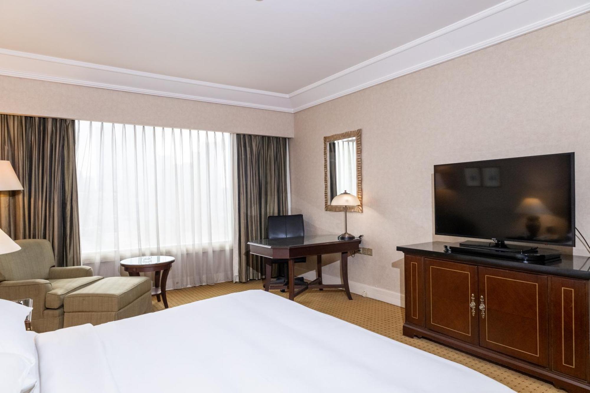 Mangkuluhur Artotel Suites Yakarta Exterior foto